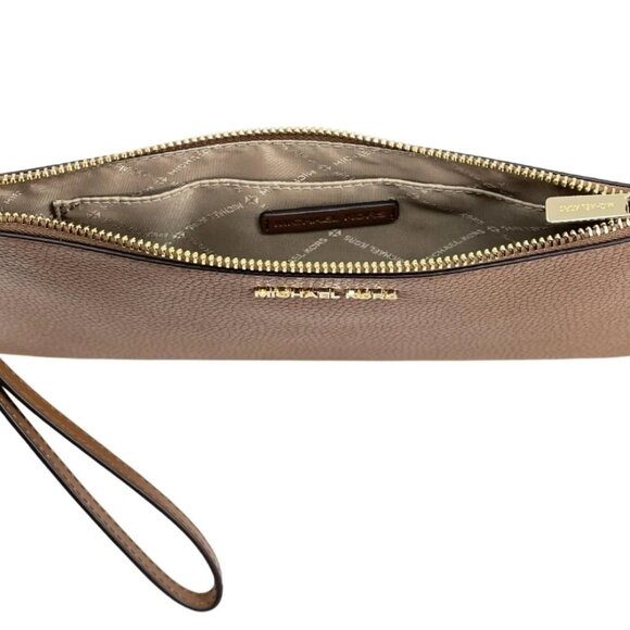 Michael Kors NWT inside Set Travel Pebbled Leather Large Top Zip Wristlet - Picture 10 of 12